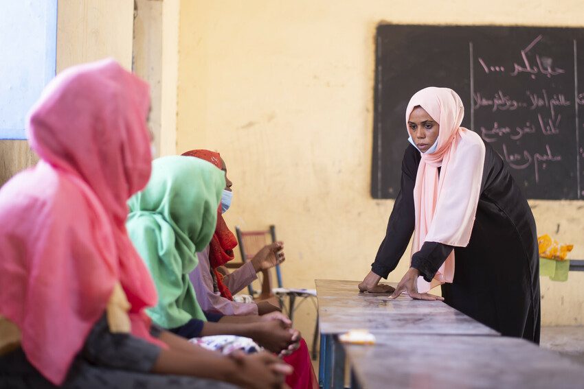 Shadia is hosting a dangers of FGM session in a classroom.